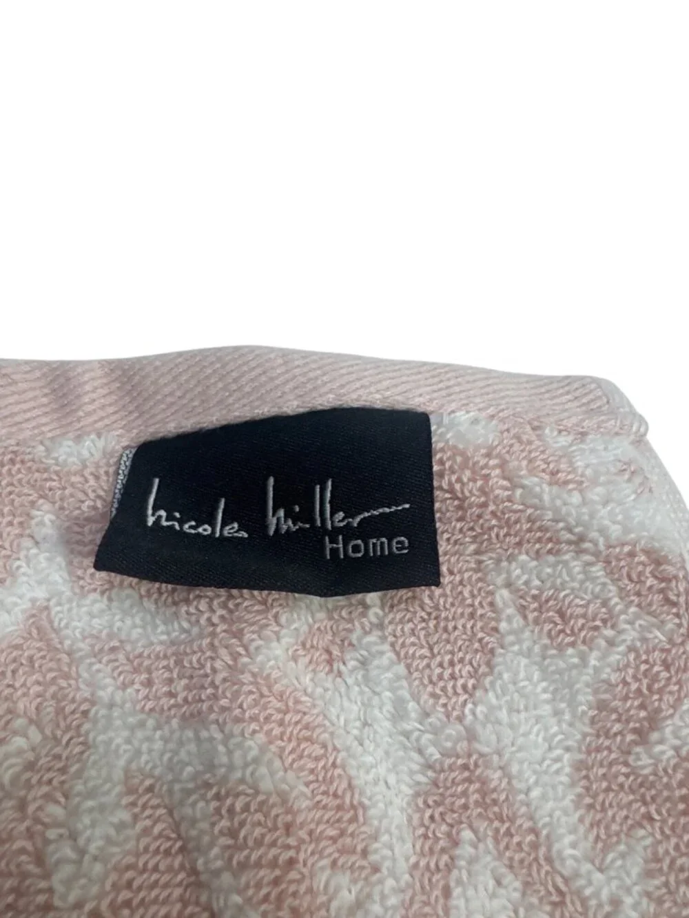 Nicole Miller Home Decorative Hand Towel Pink White Damask Pattern 11.5x17.5